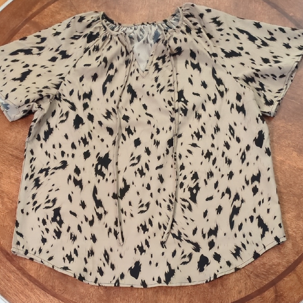 SHEIN Black and Tan Patterned Blouse